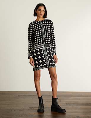Geometric Round Neck Shift Dress