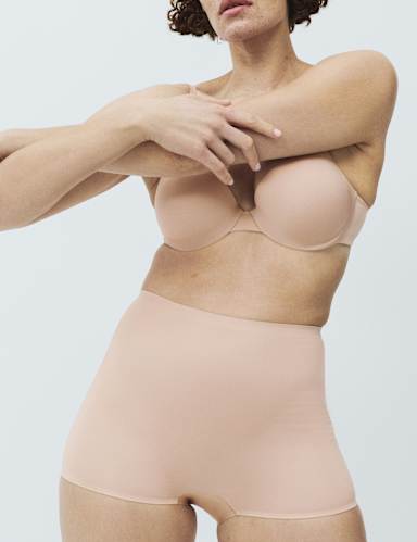 2 Pack Body Invisibles™ No VPL Shaping Shorts.