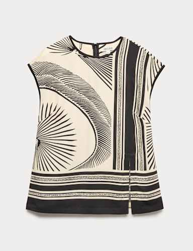 Printed Collarless Top.