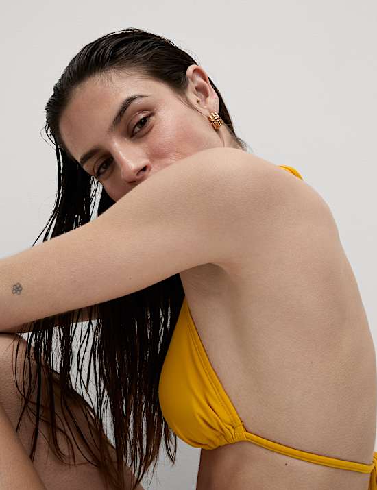 Ensemble bikini triangle