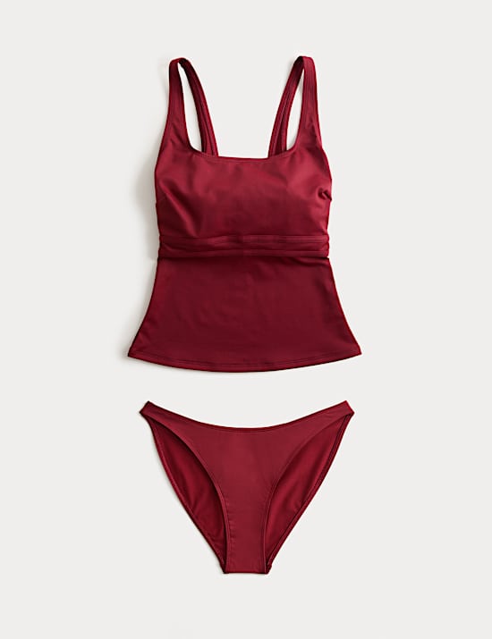 טנקיני מחטב עם מחשוף עגול ורחב