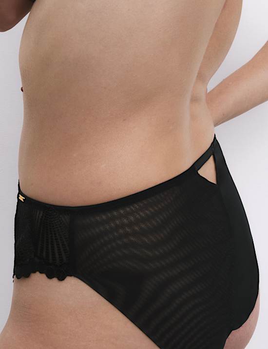 Leon Embroidery Wired Minimiser Bra Set C-G