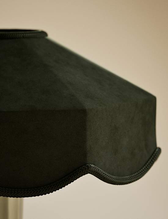 Deco Velvet Scallop Shade Table Lamp