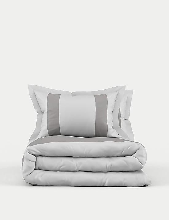 Beddengoed met satijnen panelen