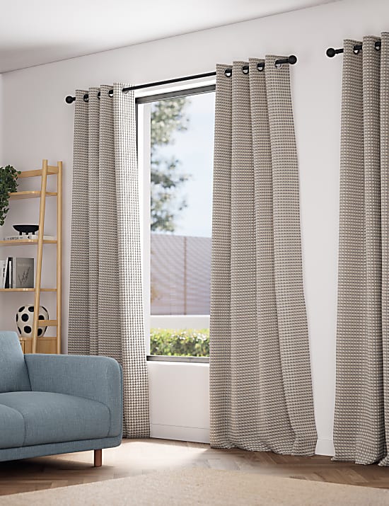 Cortinas de terciopelo con ojales y diseño geométrico
