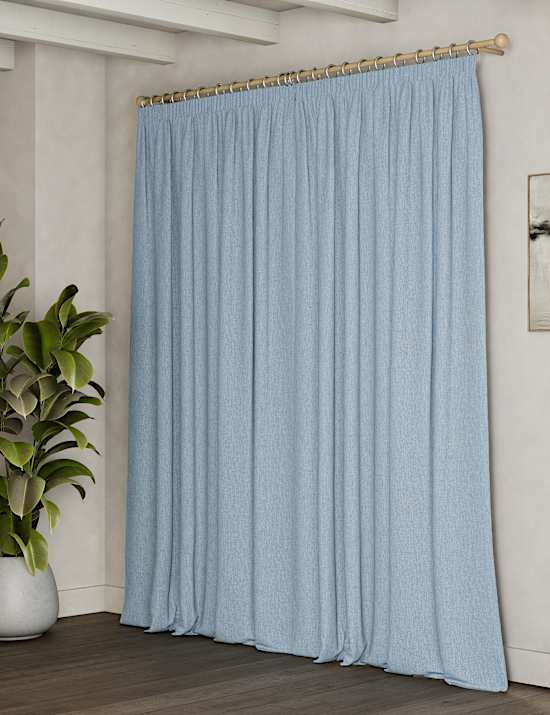 Verduisterende, ultrathermische, geborstelde gordijnen met potloodplooi