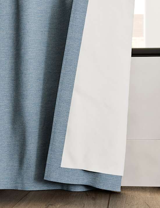 Verduisterende, ultrathermische, geborstelde gordijnen met potloodplooi