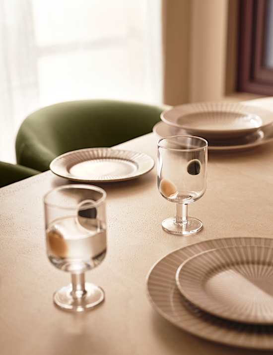 Set of 2 Dot Wine Glasses