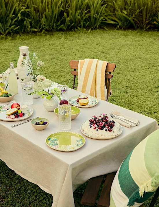 Set of 4 Floral Picnic Dinner Plates
