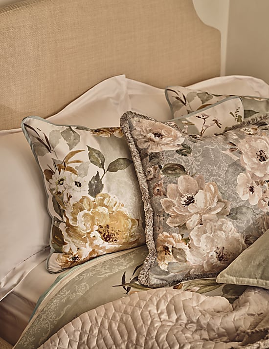 Διακοσμητικό φλοράλ μαξιλάρι με κρόσσια από 100% βαμβάκι