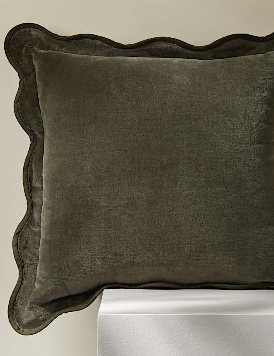 Velvet Scallop Cushion
