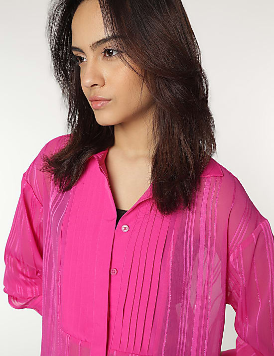 Spread Collar Pleated Shirt