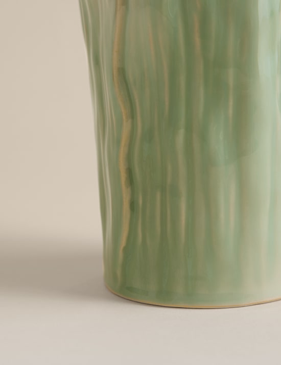 Vase mouchoir en c&eacute;ramique en forme de p&eacute;tale