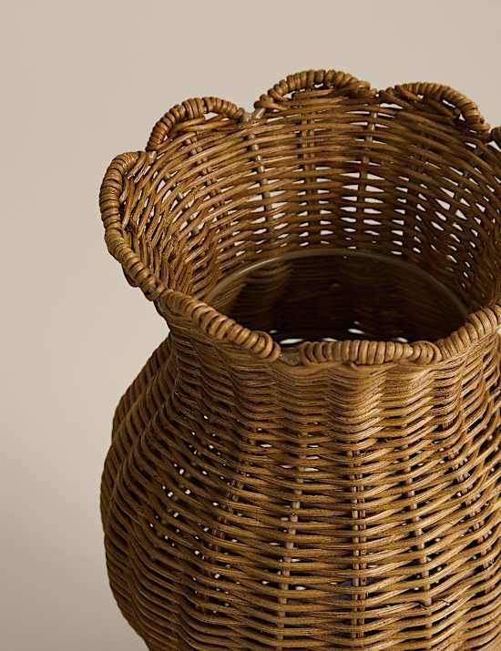 Wicker Scallop Vase