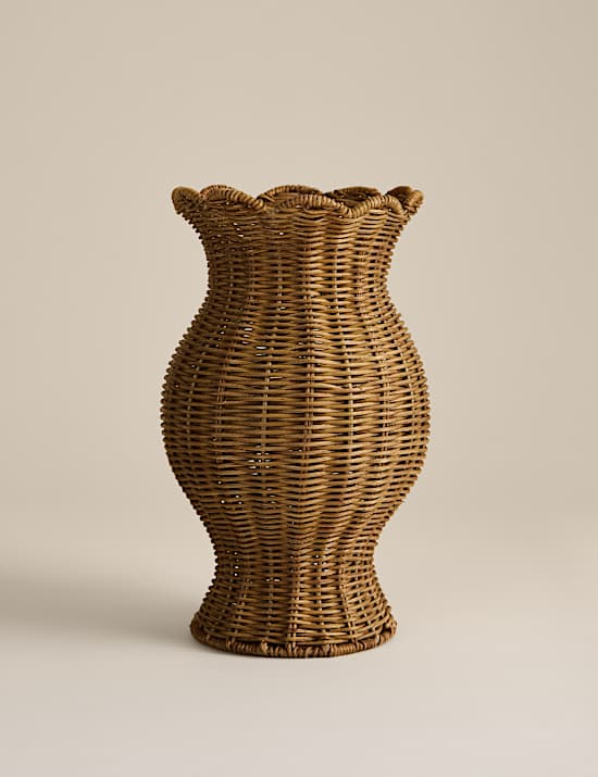 Wicker Scallop Vase