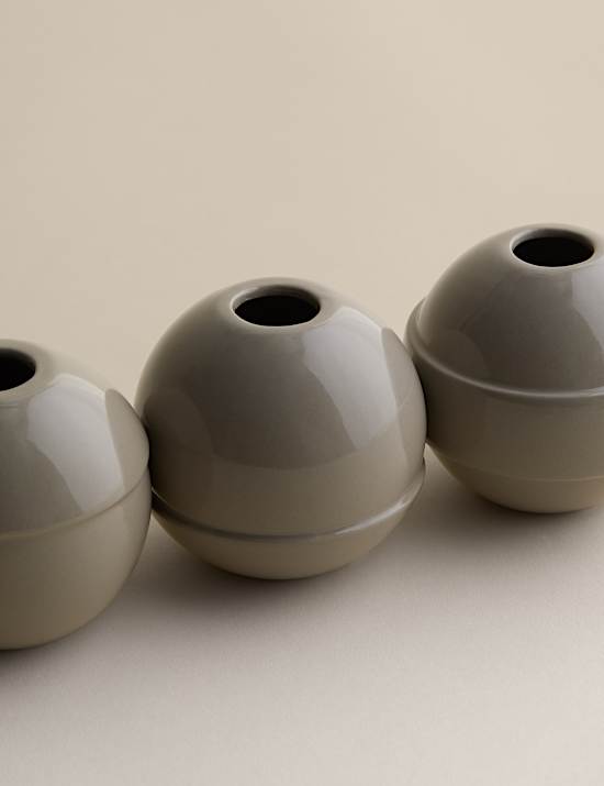 Lot de 3 vases ronds &agrave; motif bourgeons