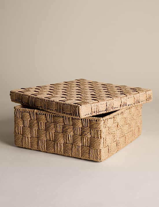 Mittelgroße, quadratische Aufbewahrungsbox mit gewebten Strängen