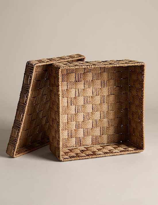 Mittelgroße, quadratische Aufbewahrungsbox mit gewebten Strängen