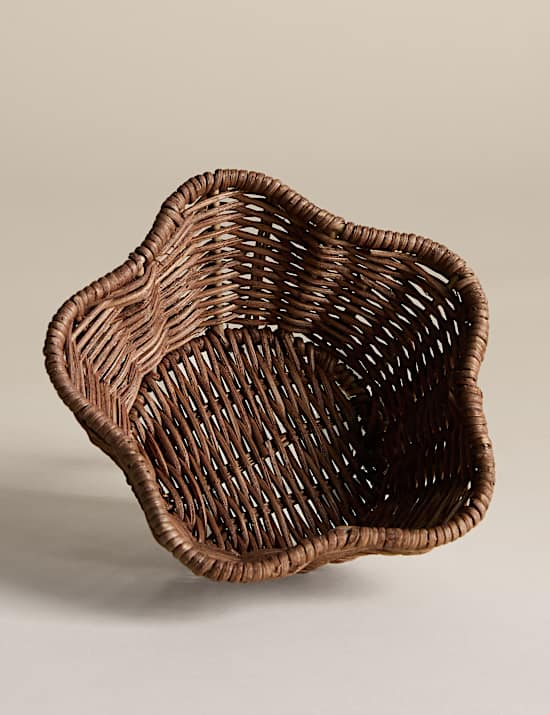 Small Scallop Rattan Trinket Bowl