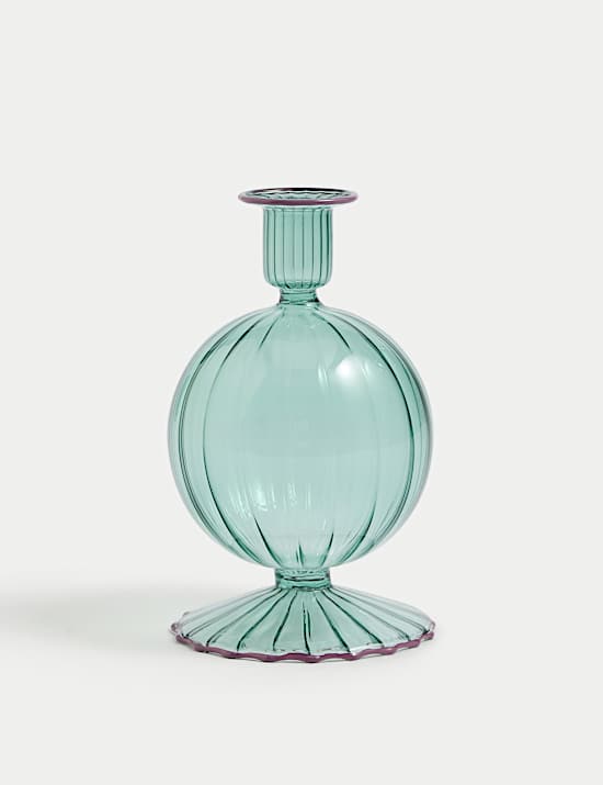 Świecznik z prążkowanego szkła