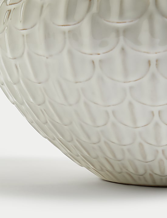 Medium Scalloped Textured Vase