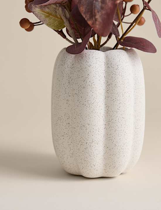 Künstliches Herbst-Arrangement im Keramiktopf