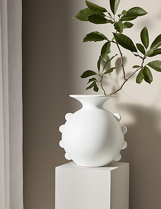 Large Scallop Edge Vase