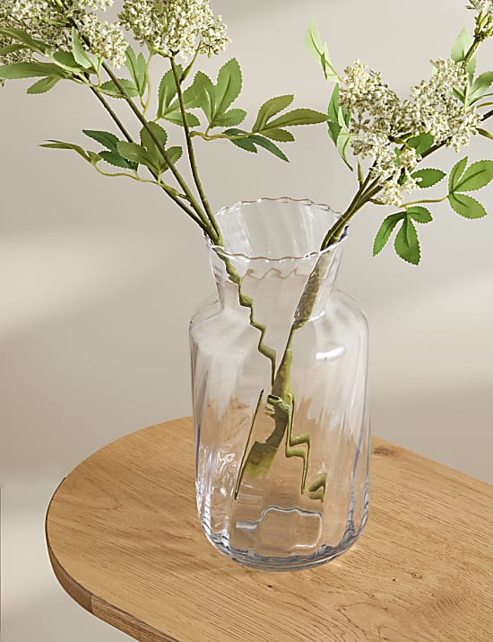 Glasvase mit Wirbeldesign