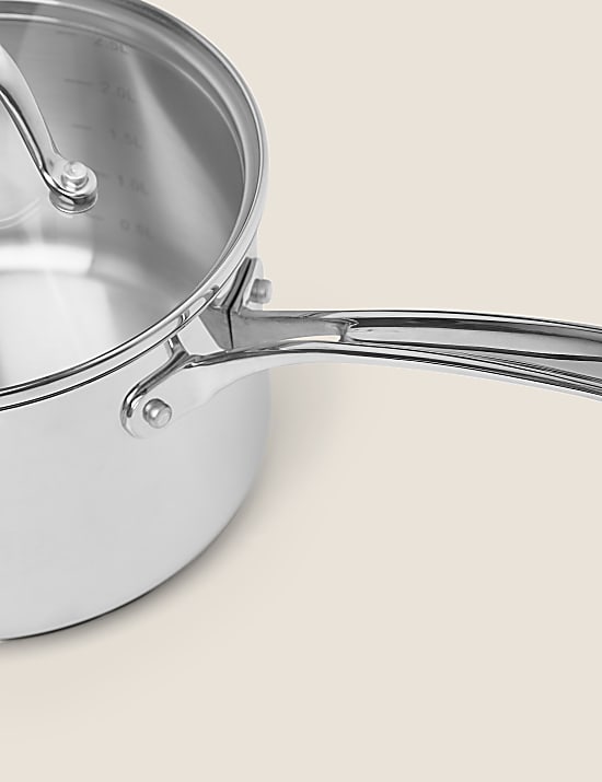 Casserole 18 cm en acier inoxydable de taille moyenne