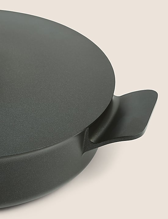 Cast Aluminium 4.5L Casserole Dish