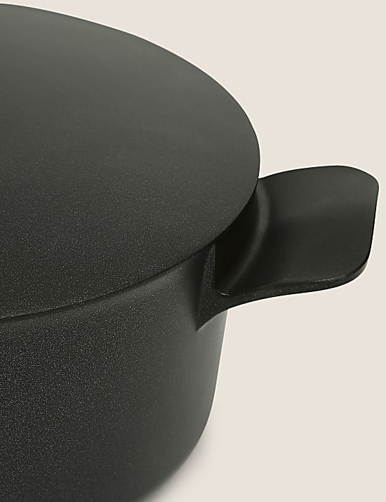 Cast Aluminium 5L Casserole Dish