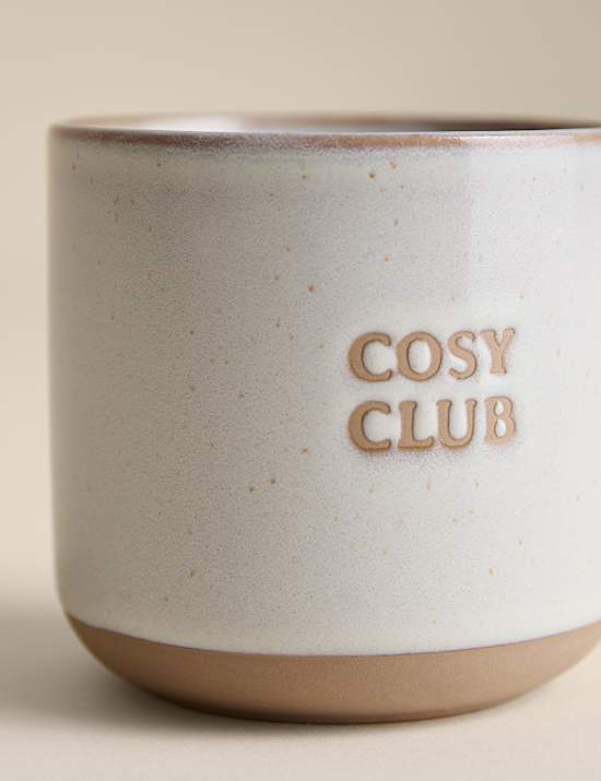 Mok met opschrift ‘Cosy Club’