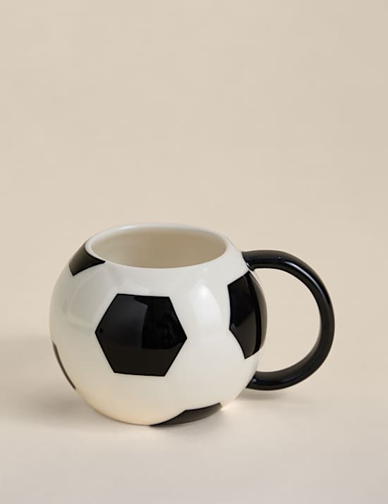 Taza con diseño de fútbol