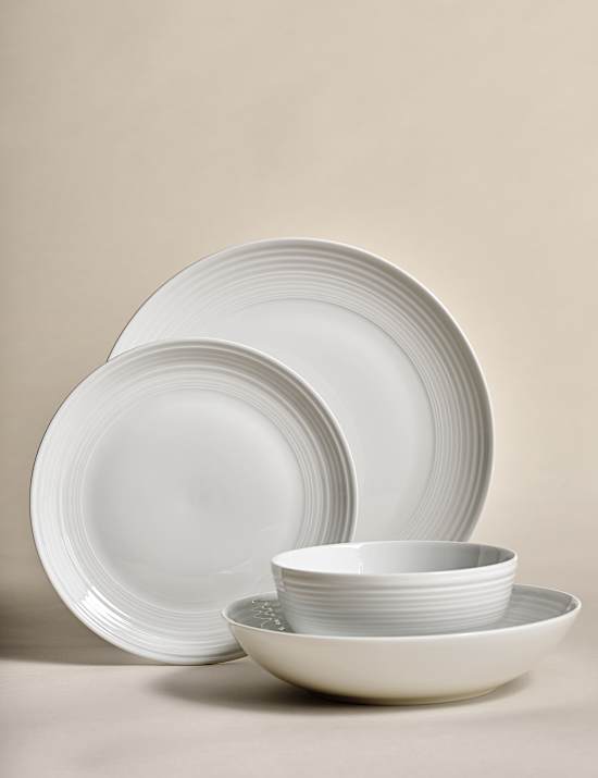 16 Piece Ribbed Porcelain Dinner Set