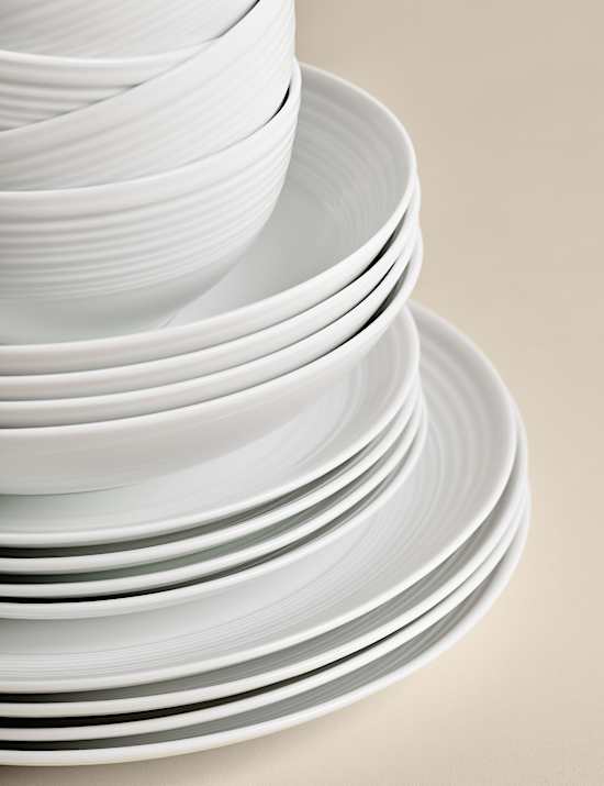 16 Piece Ribbed Porcelain Dinner Set