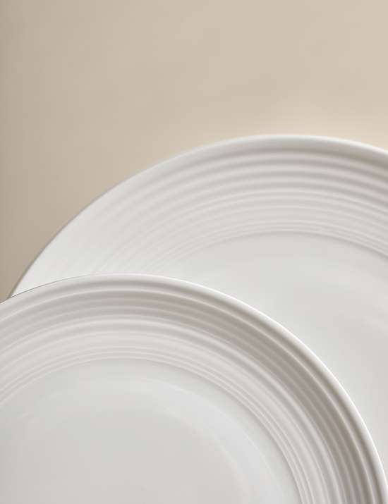 16 Piece Ribbed Porcelain Dinner Set
