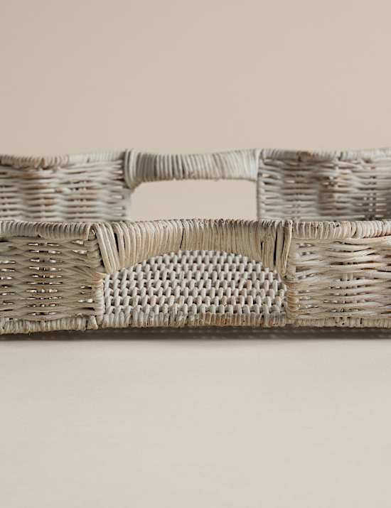 Rattan Scallop Tray