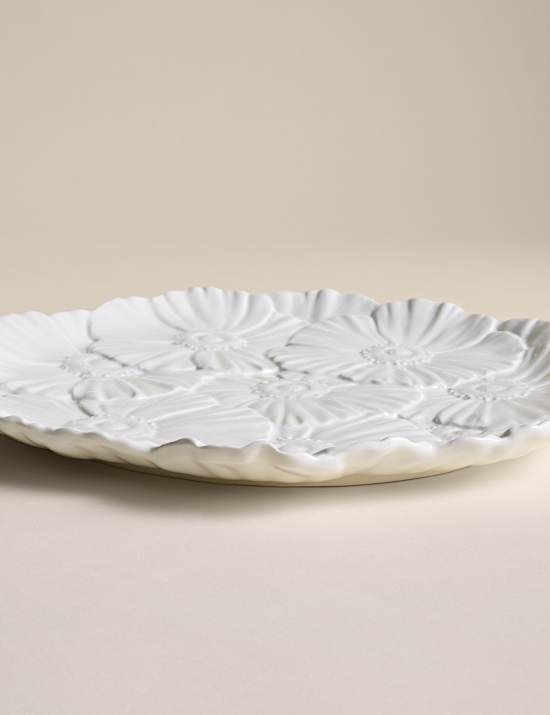 Plat &agrave; motif fleuri