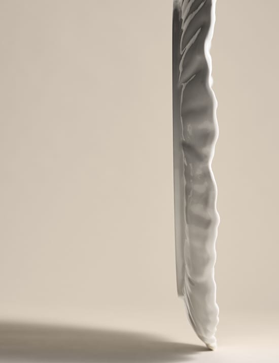 Plat &agrave; motif fleuri