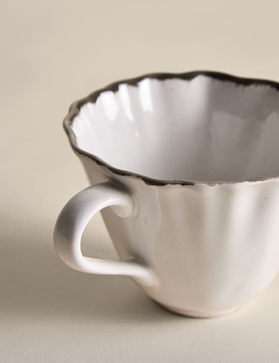 Ruffle Tea Cup