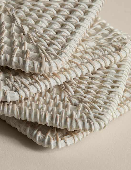 Set van 4 onderzetters met rotan en houder