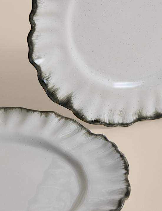 Set of 4 Ruffle Stoneware Dinner Plates