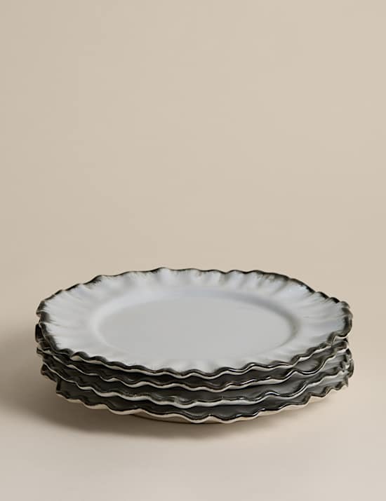 Set of 4 Ruffle Stoneware Dinner Plates