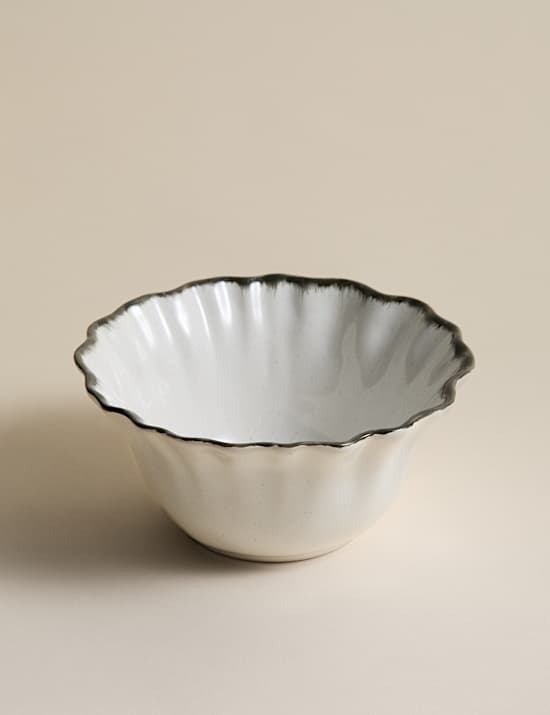 Set of 4 Ruffle Stoneware Cereal Bowls
