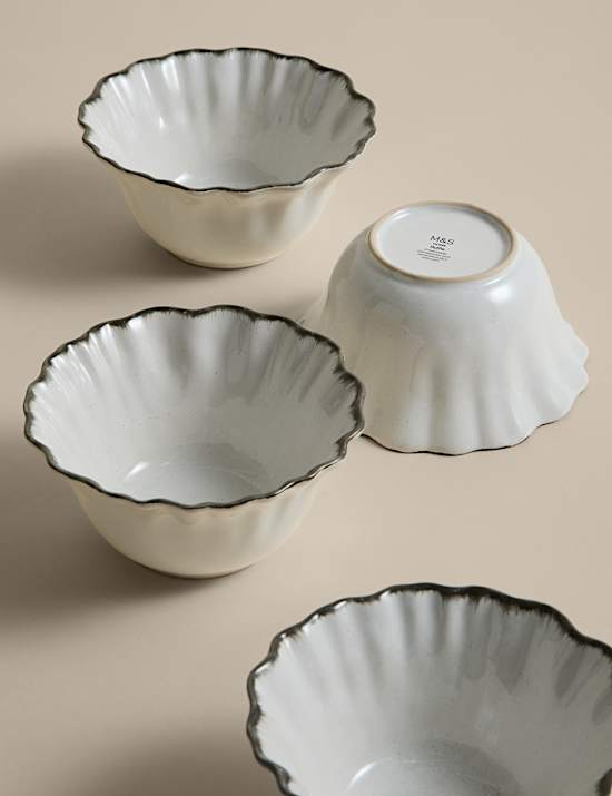 Set of 4 Ruffle Stoneware Cereal Bowls