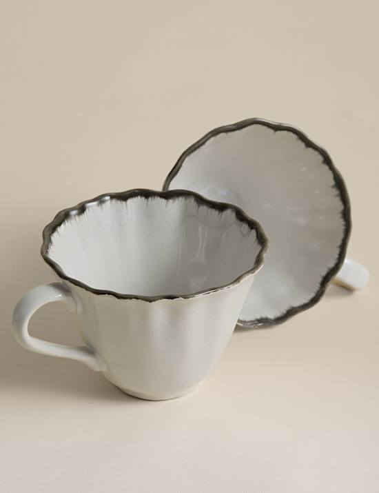 Set of 4 Ruffle Stoneware Cups & Saucers