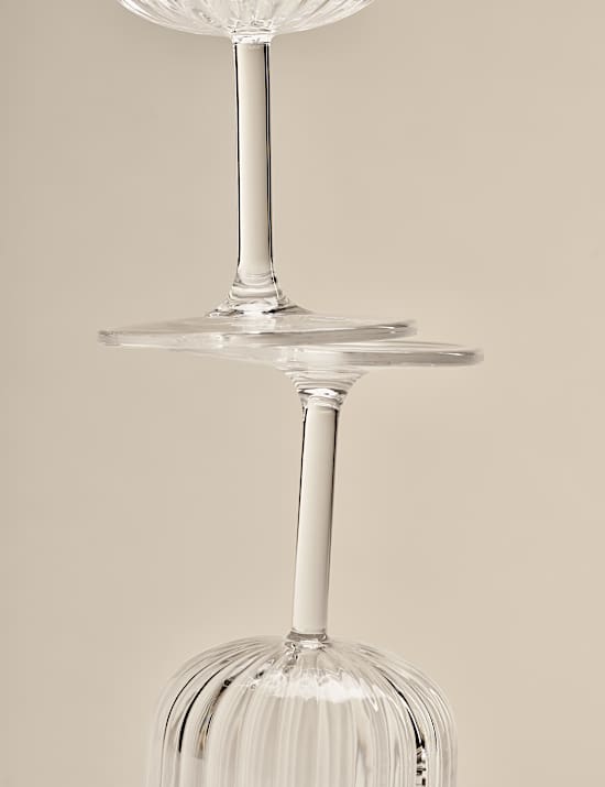 4er-Set Picknick-Weingläser mit Rippenmuster