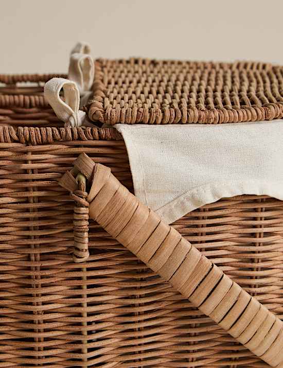 Wicker Picnic Hamper with Wine Holder