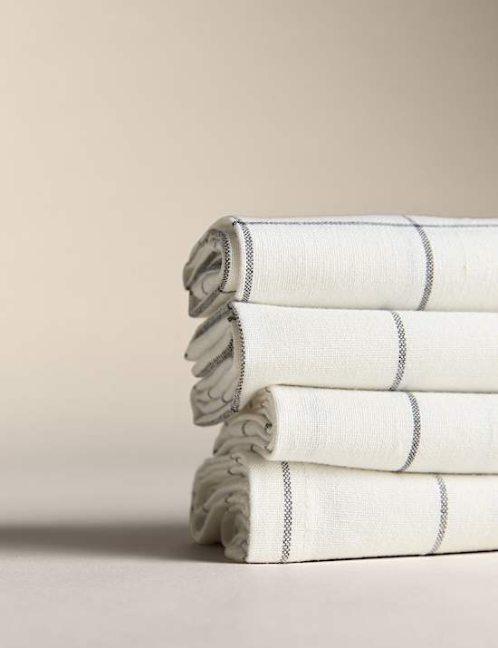 Sada 4 ubrousků z bavlny a lnu s lineárními kostkami