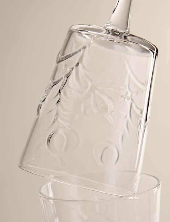 Sada 2 embosovaných sklenic na víno s květinovým vzorem